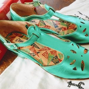 Miss L-Fire Daisy NIB size 38 metallic green shoes